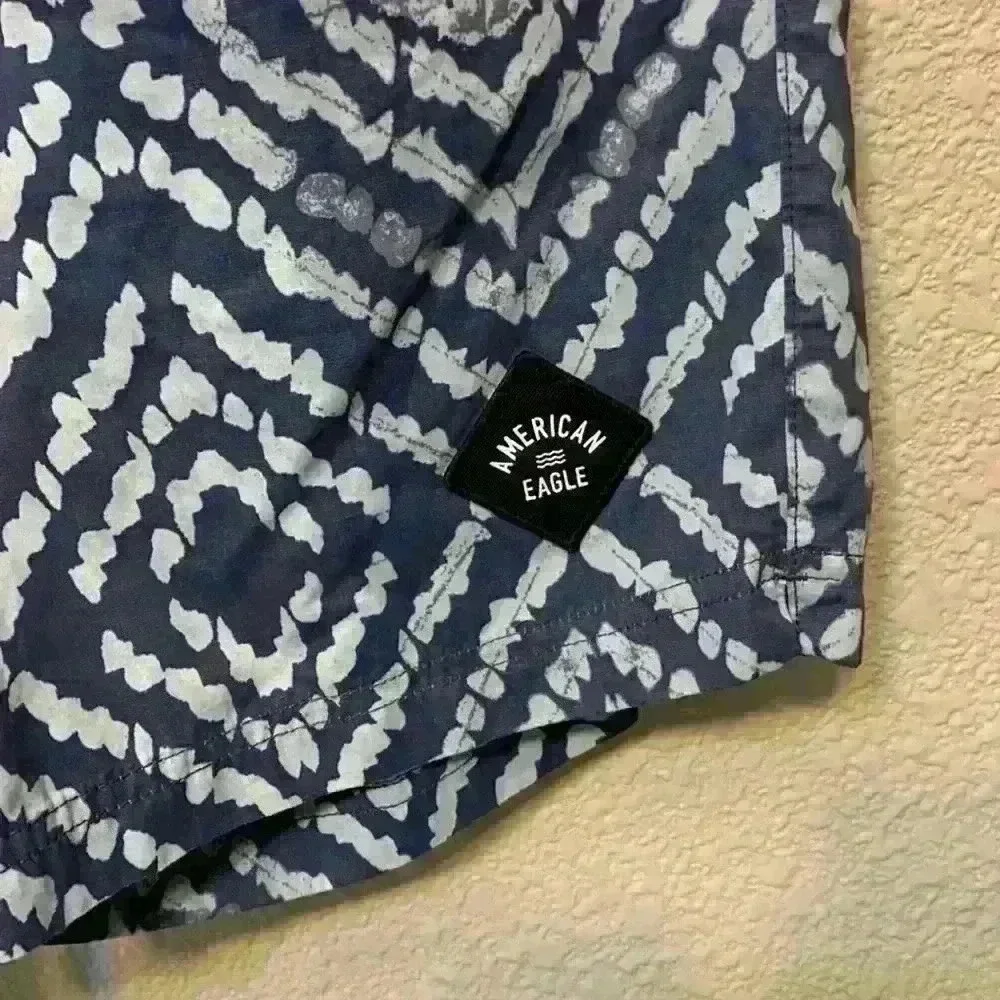American Eagle blue chevron Men’s swim trunks sz S beach vacation resort wear - Picture 3 of 7